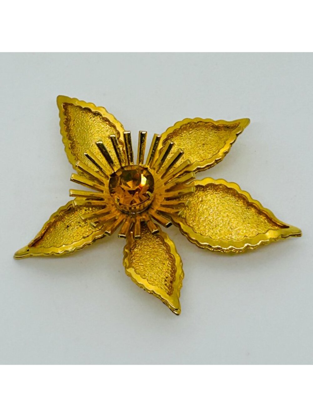 Flower Brooch Pin Gold Tone Amber Rhinestone Sunburst Textured Design Vintage Je